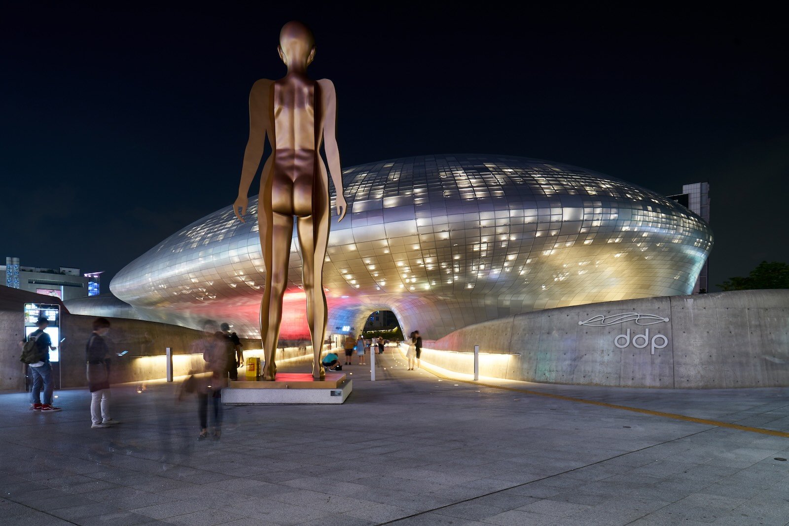 Dongdaemun Design Plaza (DDP) and its futuristic architecture at night